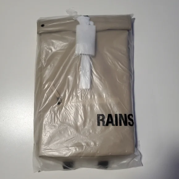 RAINS Rolltop Rucksack Sand - Picture 7 of 9